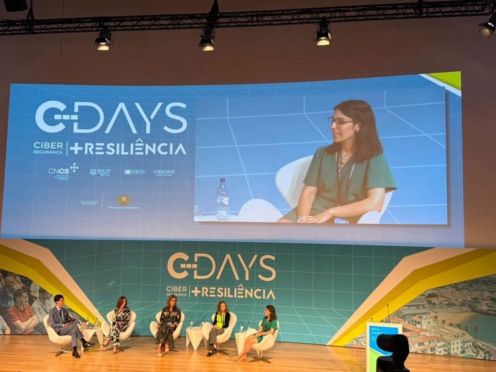 004 05520caf0 77bd 4d62 b066 a5226ef83798